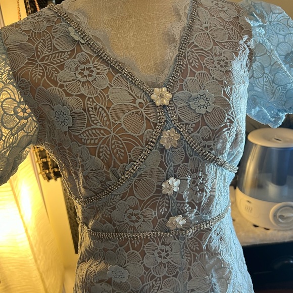 34”28”37” with 3D flowers 45”Long - Picture 2 of 5